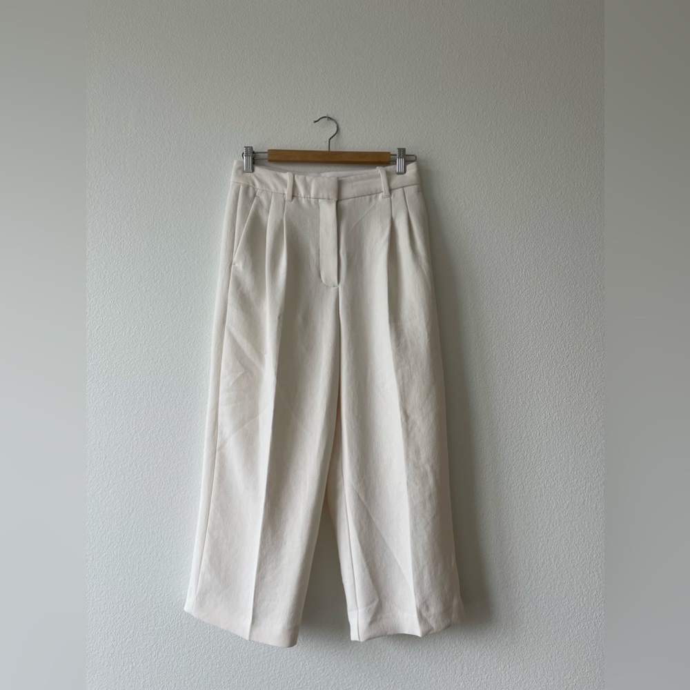 Aritzia- Wilfred ‘The Effortless Cropped Pant’